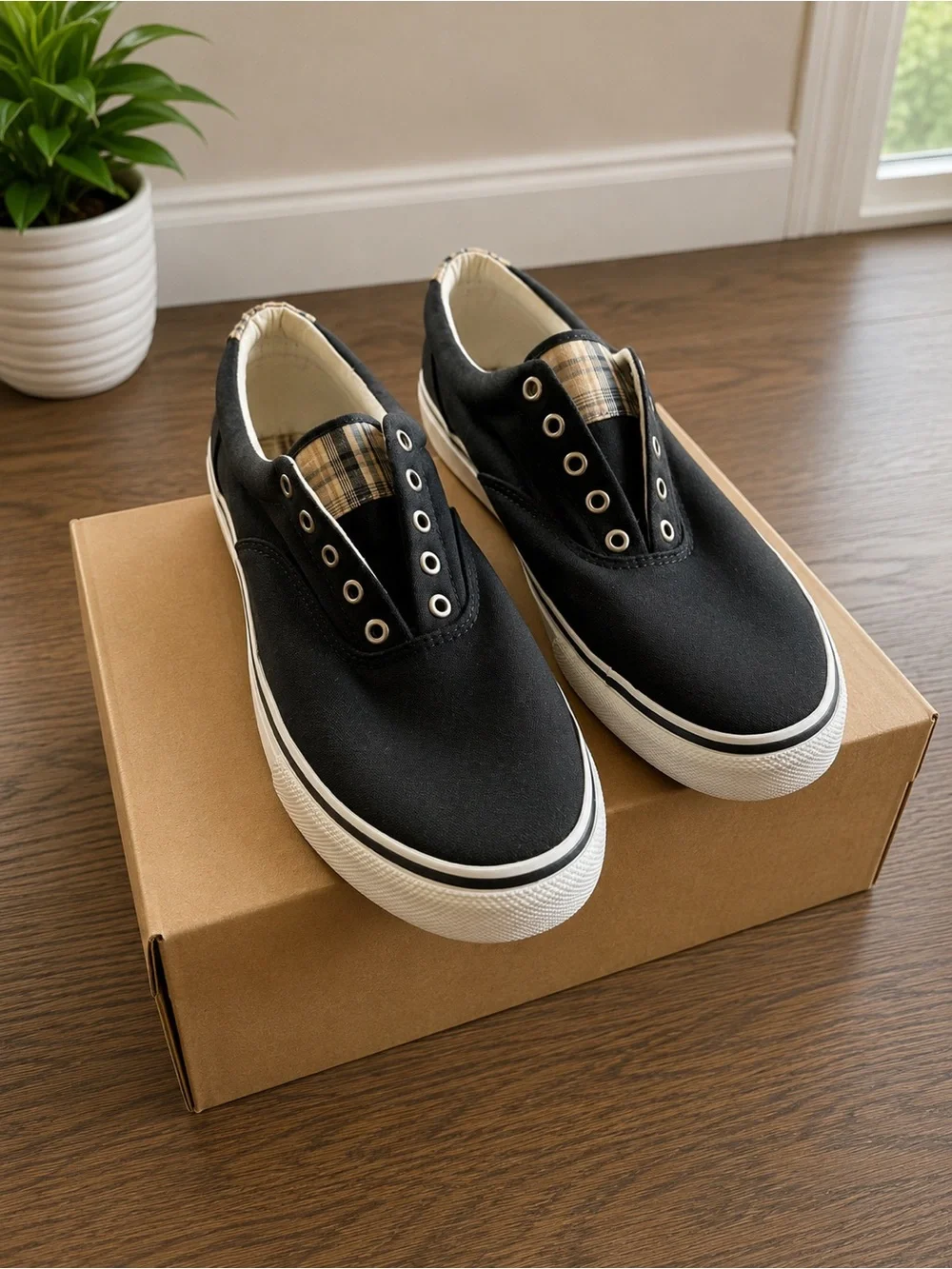 St. John’s Bay Black Plaid Canvas Sneakers Men’s Size 12